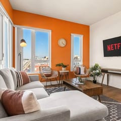 2BD Haven in Little Tokyo - LA Views, Parking+Gym
