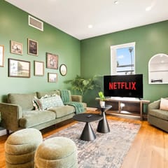 Light Filled 2BD 2BTH in K-town - EV Parking + Gym