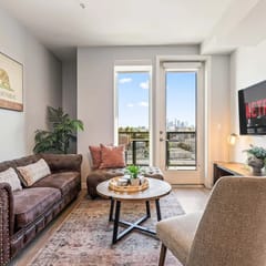 Light-Filled Modern 2BD in K-Town + Hot-tub & Gym