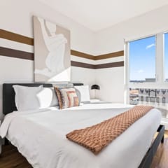 Modern 2BD Home in K-Town w/Parking, Gym & Balcony