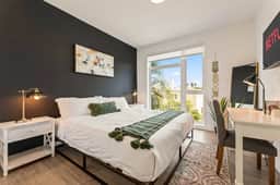 Bright & Chic 2BD K-Town Haven | Hot tub + Gym