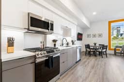 Chic Home | DTLA Skyline Views + Parking