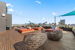 Chic K-Town 2BD Hideaway - Parking, Gym & Rooftop