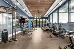 Chic K-Town 2BD Hideaway - Parking, Gym & Rooftop