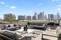 Chic Studio - Walk to DTLA W/Skyline Views-Gym+W/D
