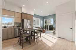 Designer 1BD King Suite in K-Town + Gated Parking