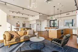Korea Town Haven - Spacious 2BD + Parking & Gym