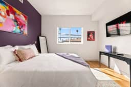 Light Filled 2BD 2BTH in K-town - EV Parking + Gym