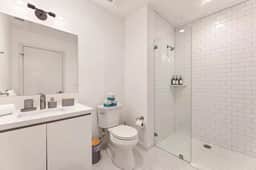 Light Filled 2BD 2BTH in K-town - EV Parking + Gym