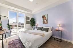 Light-Filled Modern 2BD in K-Town + Hot-tub & Gym