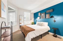 Modern Apt | Top Amenities | 1Mi to SCP + Parking