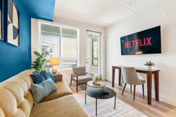 Modern Apt | Top Amenities | 1Mi to SCP + Parking