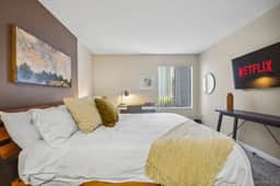 Stylish Getaway | Mins to Irvine | 1Mi to SCP