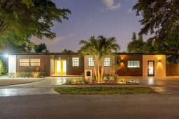 Terrace w/ Grill+Billiards+Mini Golf - Fun Villa