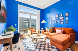 Top Floor in K-Town W/Free Parking | EV & Gym