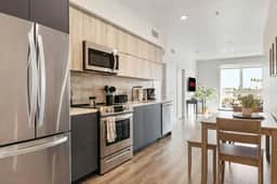 Chic and Cozy 1BD Unit in K-Town - Free Parking - Image 3