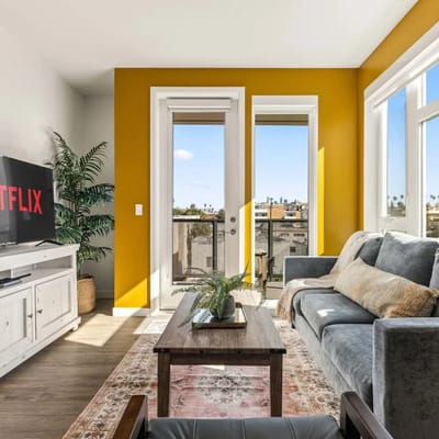 Bright & Chic 2BD K-Town Haven | Hot tub + Gym