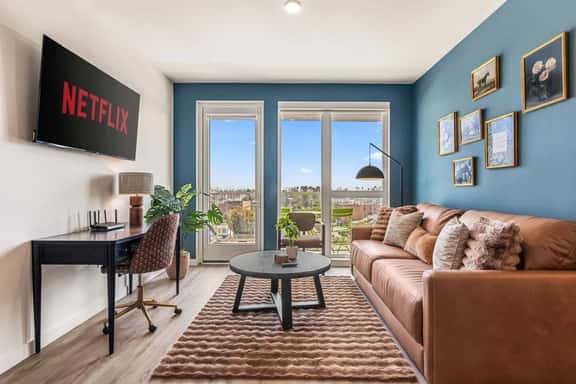 Lux Living 3BD 3BTH in K-Town, Pool, Gym & Parking - Image 1