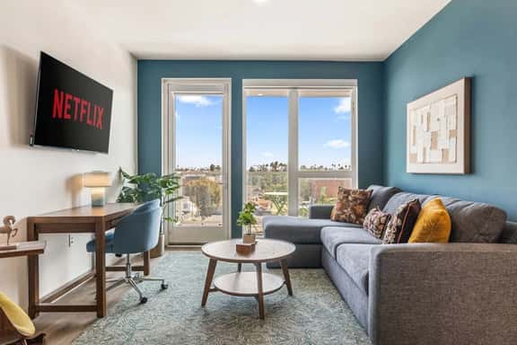 Light-Filled K-town 3BD 3BTH W/Pool, Gym & Parking - Image 1