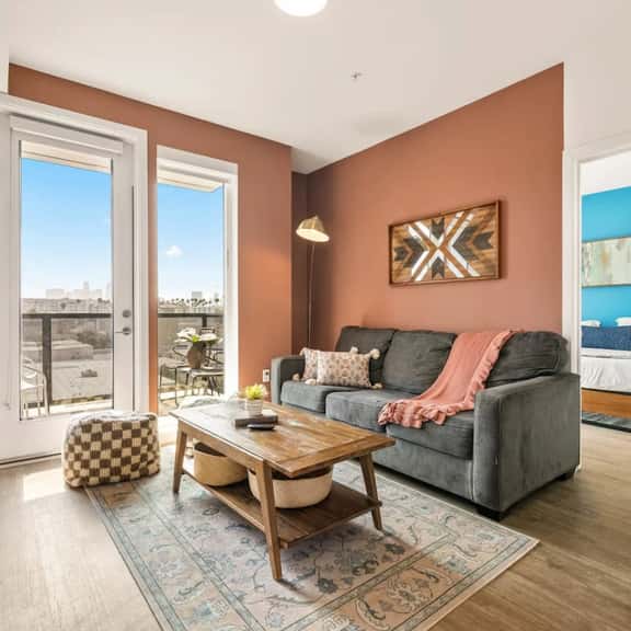 Chic & Bright Home | Free Parking | Hot tub + Gym - Image 1
