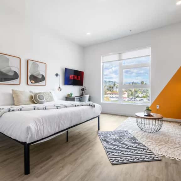 Chic Studio - Walk to DTLA W/Skyline Views-Gym+W/D - Image 1