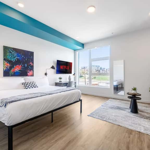 The Skyline Suite-Sleek Studio Near Dodger Stadium - Image 1