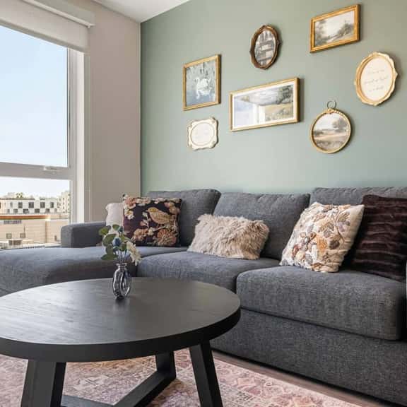 Chic and Cozy 1BD Unit in K-Town - Free Parking - Image 1