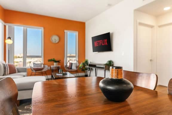 2BD Haven in Little Tokyo - LA Views, Parking+Gym