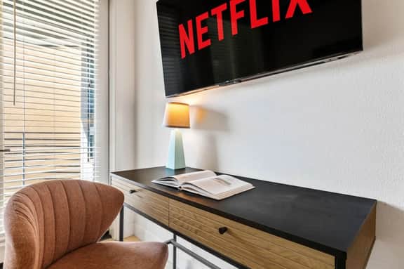 Bright & Modern Condo | 1Mi to South Coast Plaza