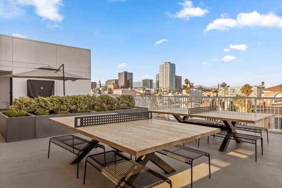 Chic & Trendy in K-Town | Parking-Gym & City Views