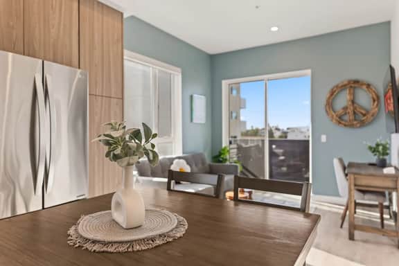 Designer 1BD King Suite in K-Town + Gated Parking