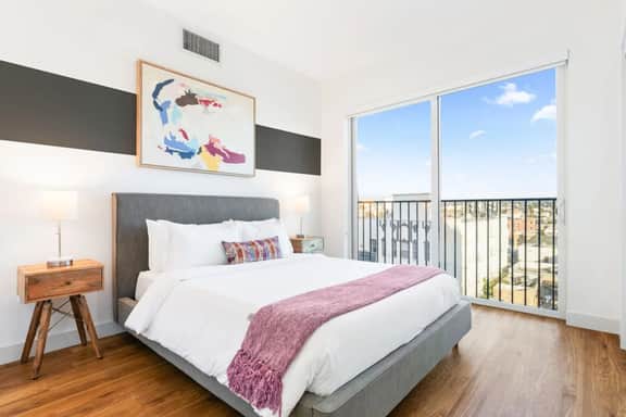 K-Town Gem Near Food & Fun | Gym & Free Parking