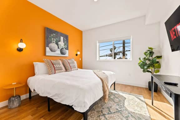 Light Filled 2BD 2BTH in K-town - EV Parking + Gym