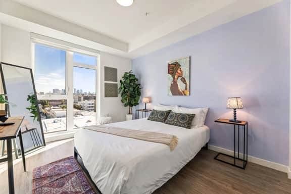 Light-Filled Modern 2BD in K-Town + Hot-tub & Gym