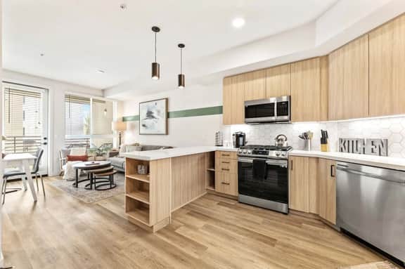 Lux Retreat | Heart of South Coast | Top Amenities