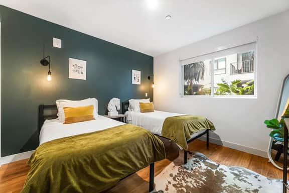 Modern Home in K Town-Mins to DTLA & Hollywood