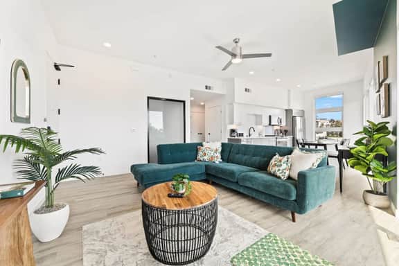 SkyLoft Oasis Stunning DTLA Views & Modern Comfort