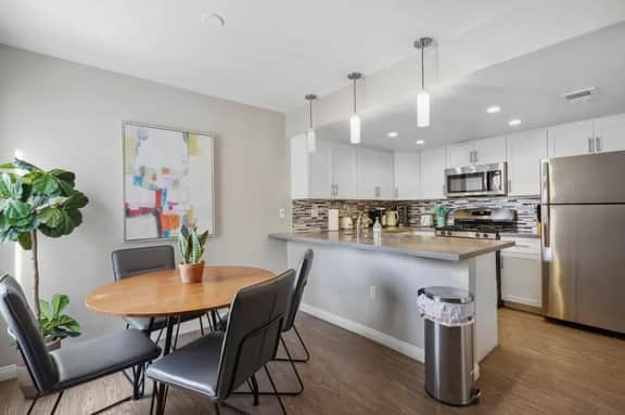Stylish 2BD Townhouse | 1Mi to South Coast Plaza