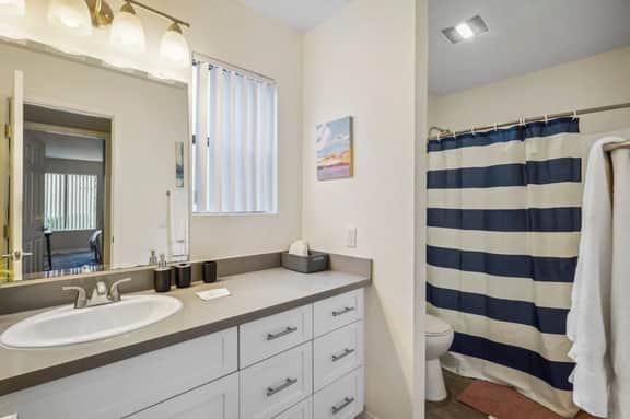 Stylish Getaway | Mins to Irvine | 1Mi to SCP
