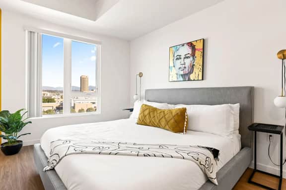 Stylish Studio with Sweeping City Views in DTLA
