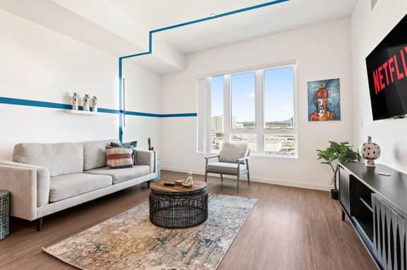 The Art District Condo | Walk to Lil Tokyo PLaza