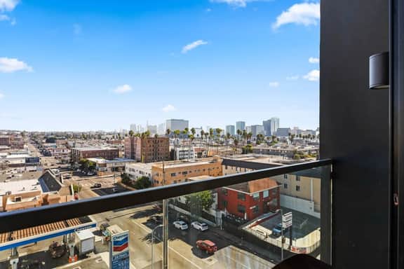The Bliss Suites-Top Floor W/Epic Views + Parking