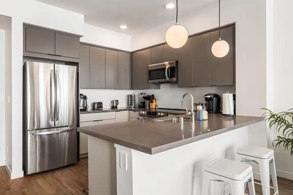 The K-Town 2BD Haven - Hot Tub, Gym & Parking