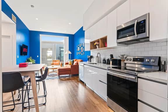 Top Floor in K-Town W/Free Parking | EV & Gym