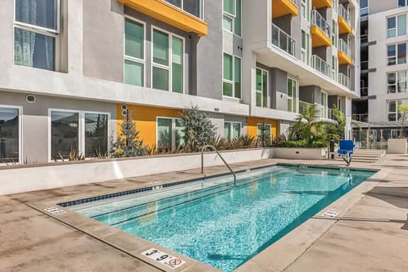 Lux Living 3BD 3BTH in K-Town, Pool, Gym & Parking - Image 3