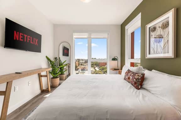 Lux Living 3BD 3BTH in K-Town, Pool, Gym & Parking - Image 5