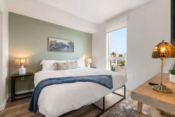 Chic and Cozy 1BD Unit in K-Town - Free Parking - Image 2