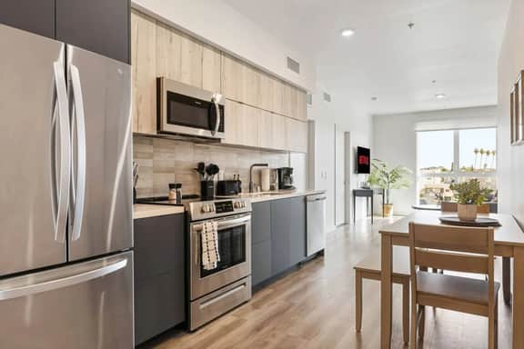 Chic and Cozy 1BD Unit in K-Town - Free Parking - Image 3