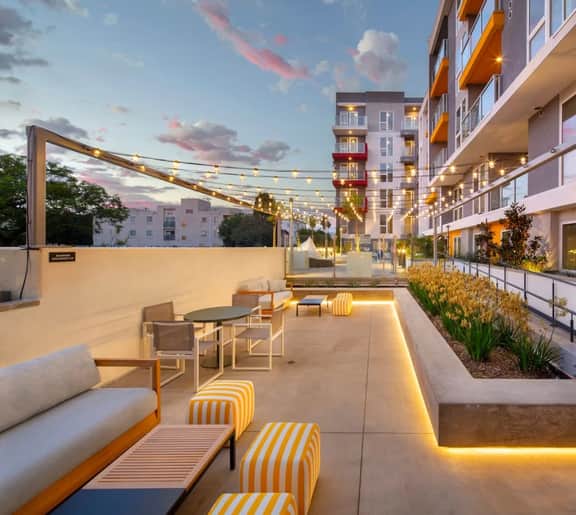 The k-Town Haven - Pool, Gym, Parking and Rooftop - Image 5