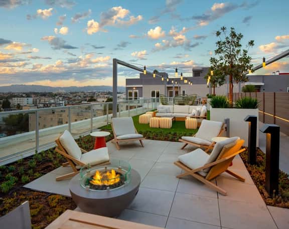 The k-Town Haven - Pool, Gym, Parking and Rooftop - Image 3